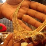 सोने की कीमत में गिरावट, चांदी में उछाल; बाजार में मिला-जुला रुख